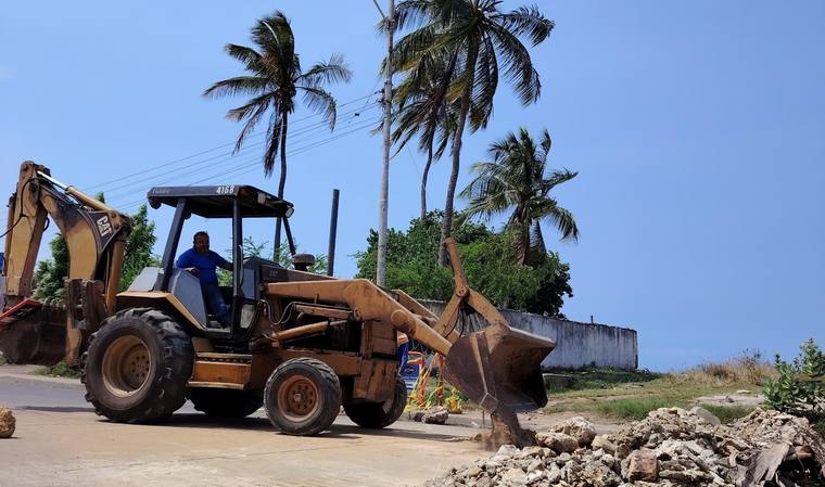 Alcalde Ferreira anuncia pronta apertura de vía rehabilitada entre Avenida Bolívar y Playa Mansa (2)