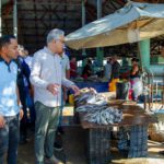 Foto 3 Trabajadores del Mercado Municipal de “Los Cocos” recibieron la cesta alimentaria de Morel