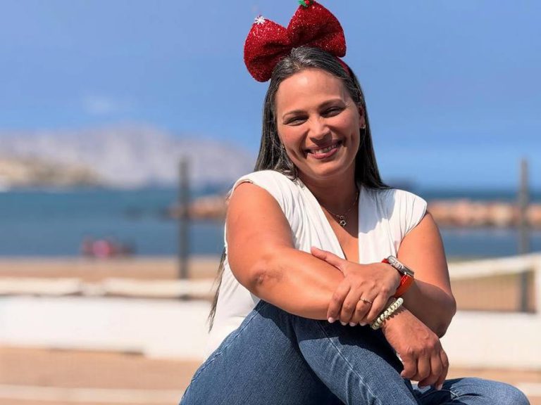 Cada día es un regalo !!!!!!! Poder respirar, caminar, tocar y sentir !! Que el camino que transites sea el esperado pero no dejes que nada ni nadie te lo construya.. Se tu mismo el creador de ese camino..Por m (1)