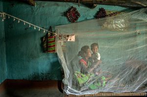 Más allá del primer mes de vida, las enfermedades infecciosas como lamalaria, la diarrea y la neumonía fueron los principales factores de mortalidad