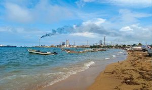 en Falcón, denuncian un derrame de crudo en la tubería submarina línea 3 que abastece el Complejo Refinador de Paraguaná (CRP) desde Zulia