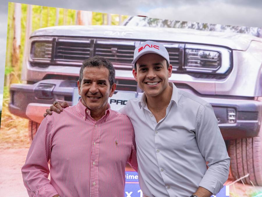 Foto Lanzamiento BJ40 Pro III