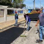 Plan de bacheo en Lechería abordó esta semana avenidas principales y zonas residenciales con más de 25 toneladas de asfalto (8)
