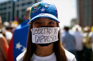 libertad de expresion - @SABRINAMARTINR - panampost (1)